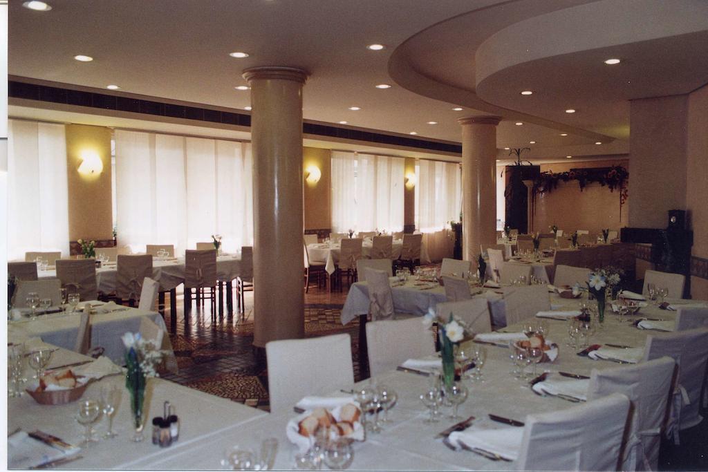 Locanda Sant'Ambrogio Cislago 外观 照片