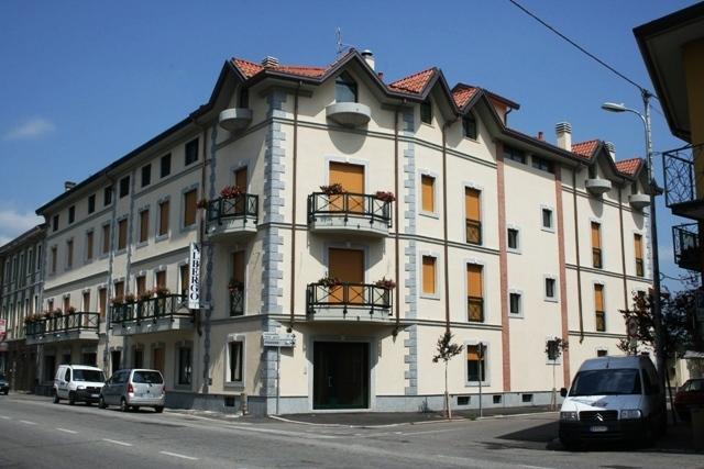 Locanda Sant'Ambrogio Cislago 外观 照片